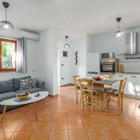 Appartement With Parking Space Basanija, Umag - 21418 Savudrija