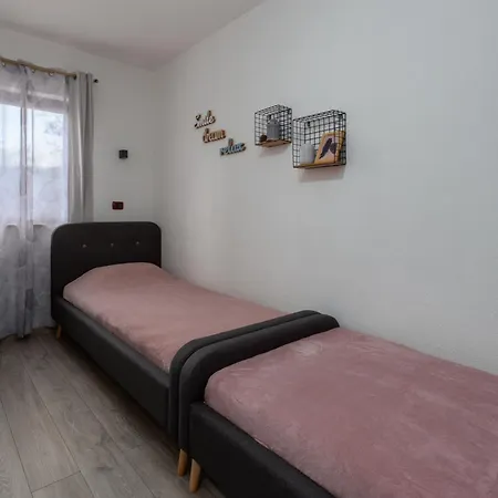 Appartement With Parking Space Basanija, Umag - 21418 *