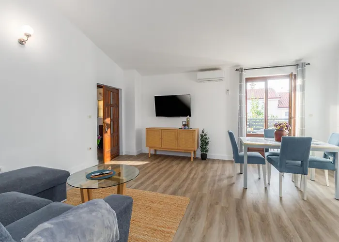 Appartement With Parking Space Basanija, Umag - 21418 *