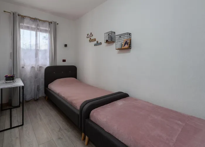 Appartement With Parking Space Basanija, Umag - 21418 *