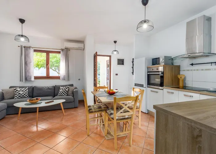 With Parking Space Basanija, Umag - 21418